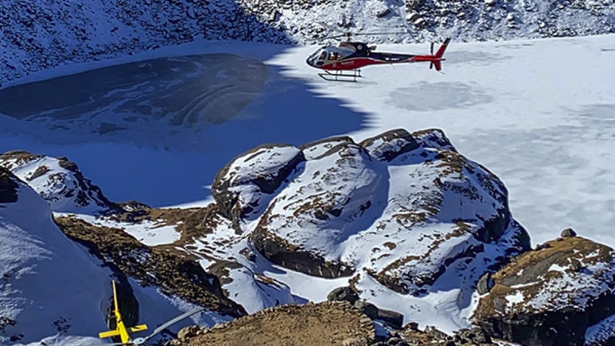 Gosaikunda Lake Helicopter Tour