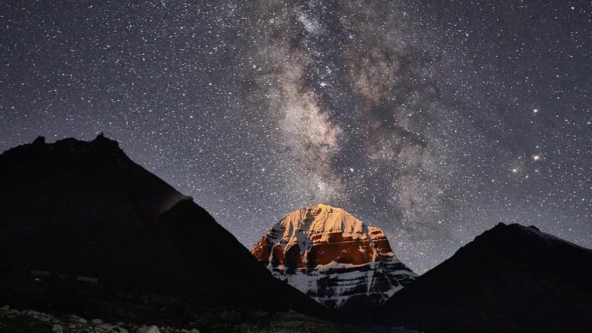 Full Moon in Mt. Kailash