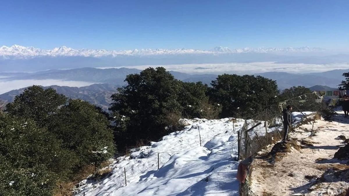 1 Day Phulchowki Hike – Best Family Day Hiking Near Kathmandu
